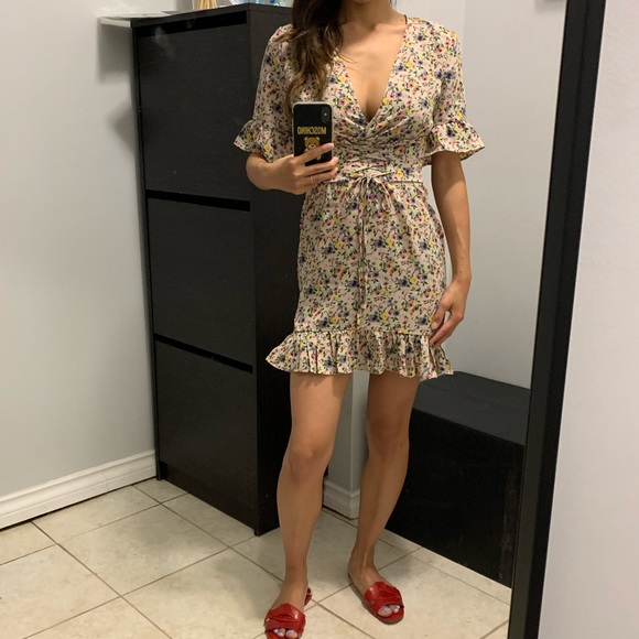 Sold Pretty Little Thing floral dress UK 6 - Picture 3 of 5